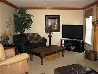 5th image of 1117 Featherstone Dr