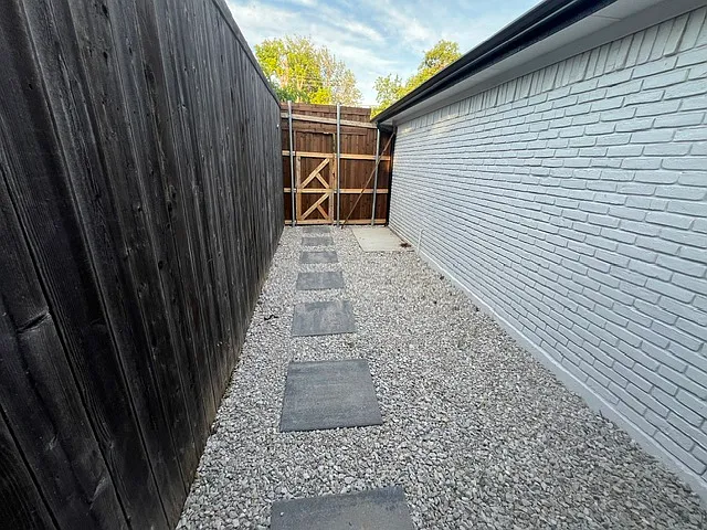 9090 Meadowcrest St — Photo 15