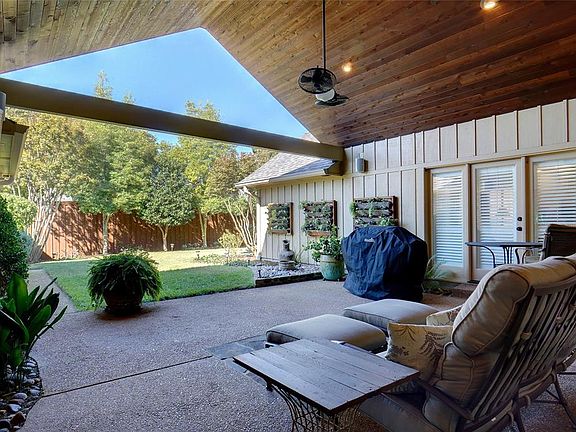 3rd image of 752 Blue Jay Ln