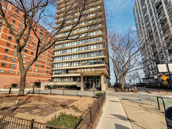5801 N Sheridan Rd APT 12B, Chicago, IL 60660