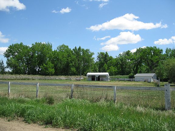 3rd image of 19 River Dr