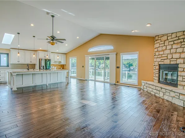 584 Woodland Point, Linn Creek, MO 65052