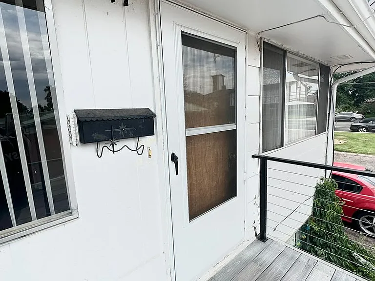 2517 N Garfield Ave — Photo 5