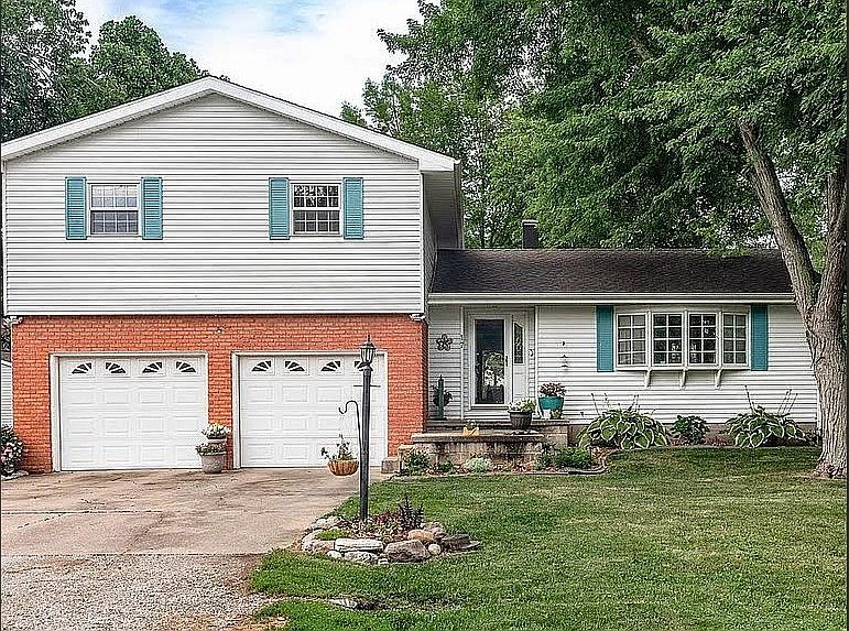 1st image of 17 Park Dr