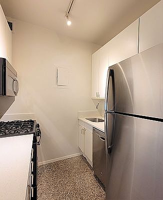 4th image of 301 W 57th St APT 5AA