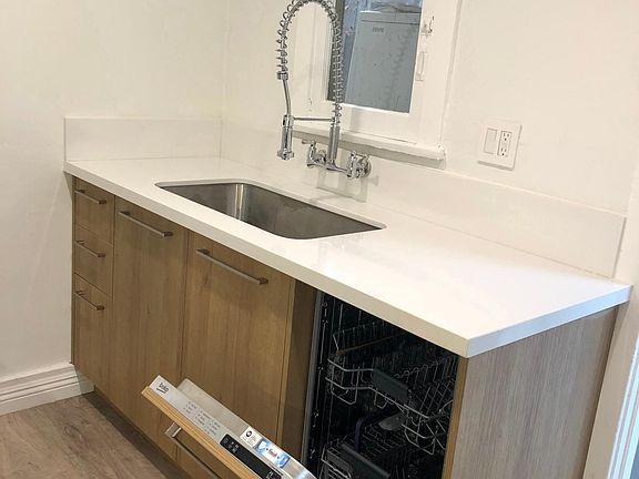 4th image of 4261 Fountain Ave