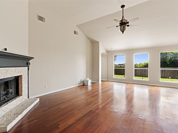 3rd image of 725 Botany Bay Cir
