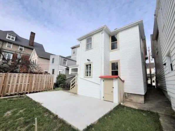 734 2nd St #1, Catasauqua, PA 18032