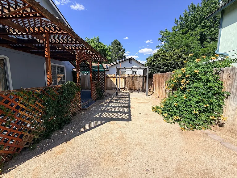 1862 Espee Ct — Photo 17