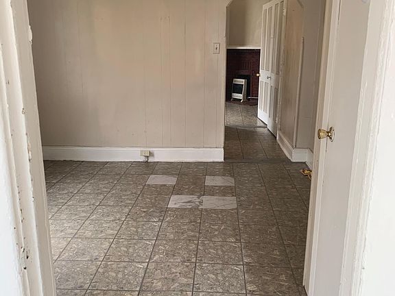 4th image of 1807 S Liberty St