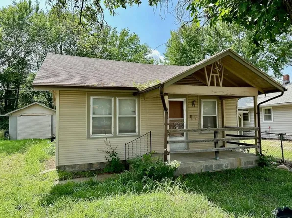 809 Alexander St, Winfield, KS 67156