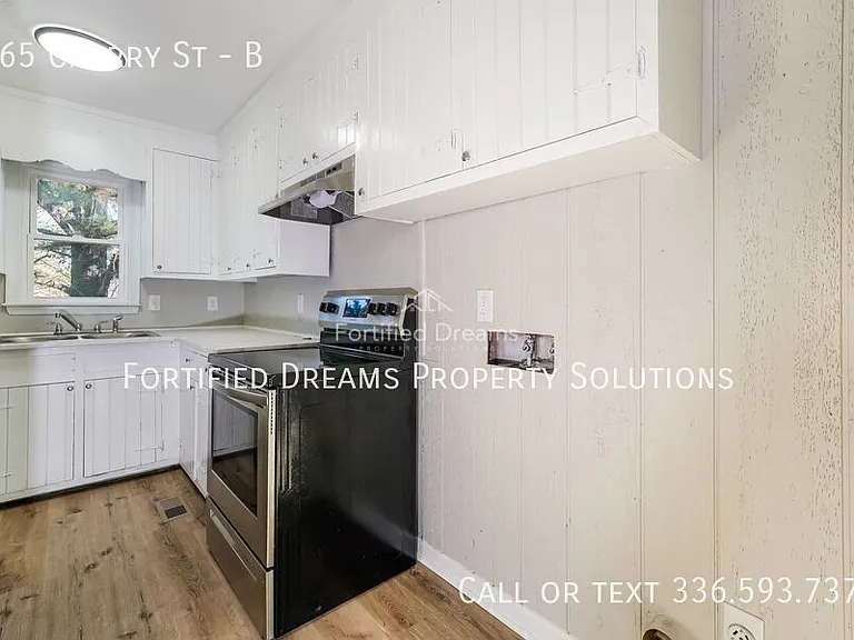 165 Cherry Ln #B — Photo 7