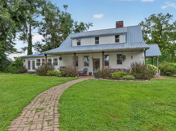 30404 Lee Hwy, Glade Spring, VA 24340