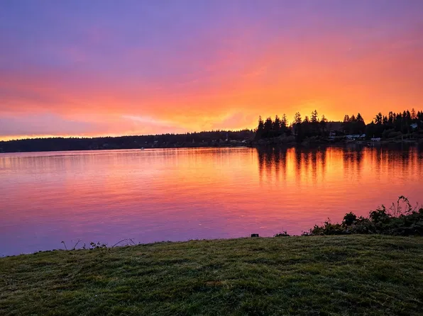 5341 S Bercot Road, Freeland, WA 98249