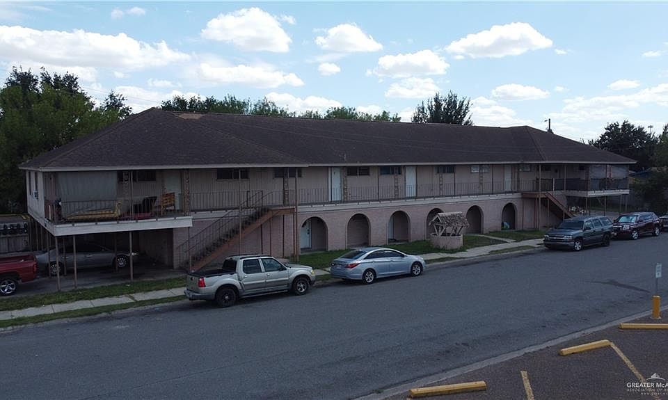 2nd image of 2525 Gumwood Ave