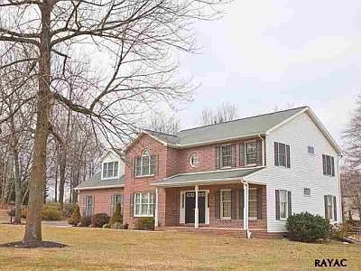 3rd image of 3 Oakmont Cir