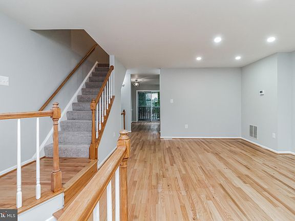 3rd image of 18867 McFarlin Dr