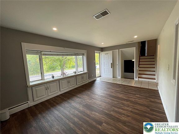 3rd image of 6869 Spring Creek Rd