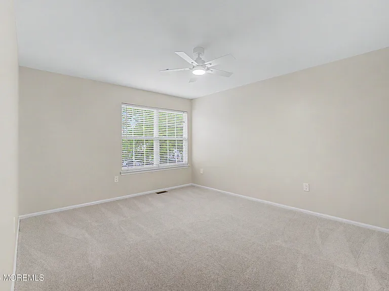 77 Picket Pl — Photo 17