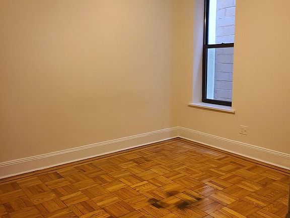 3rd image of 2581 31st St #B3