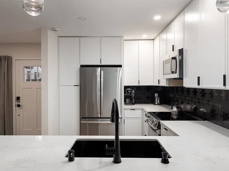 2807 Dale St — Photo 10