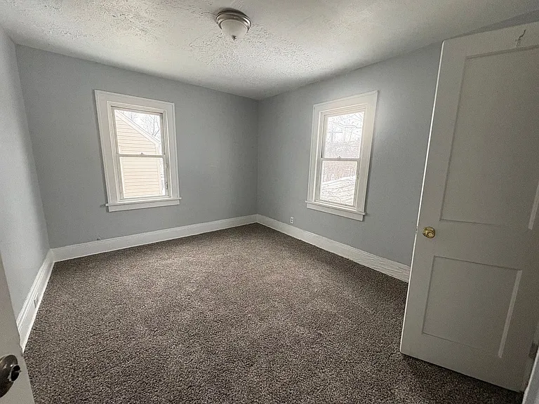 1007 Elbon Rd — Photo 2