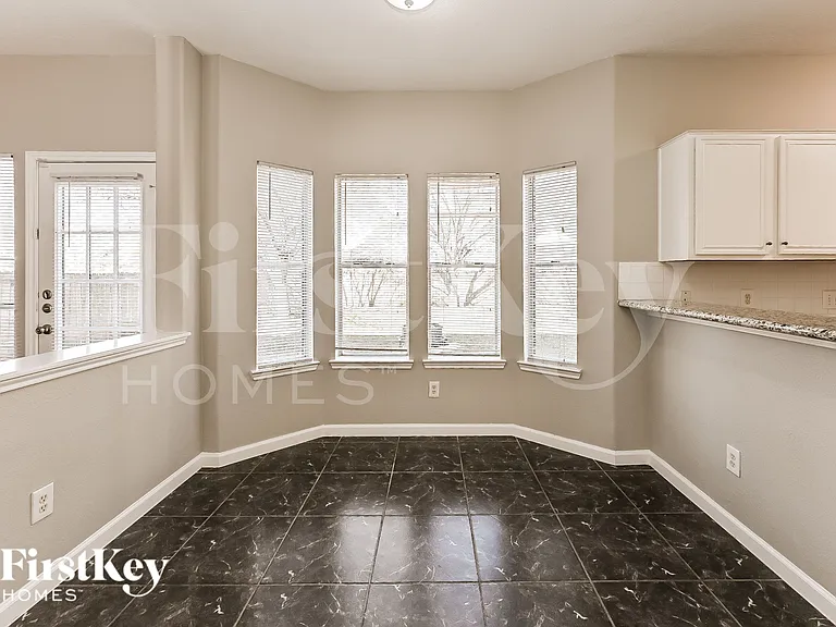 3117 Bay Creek Dr — Photo 5