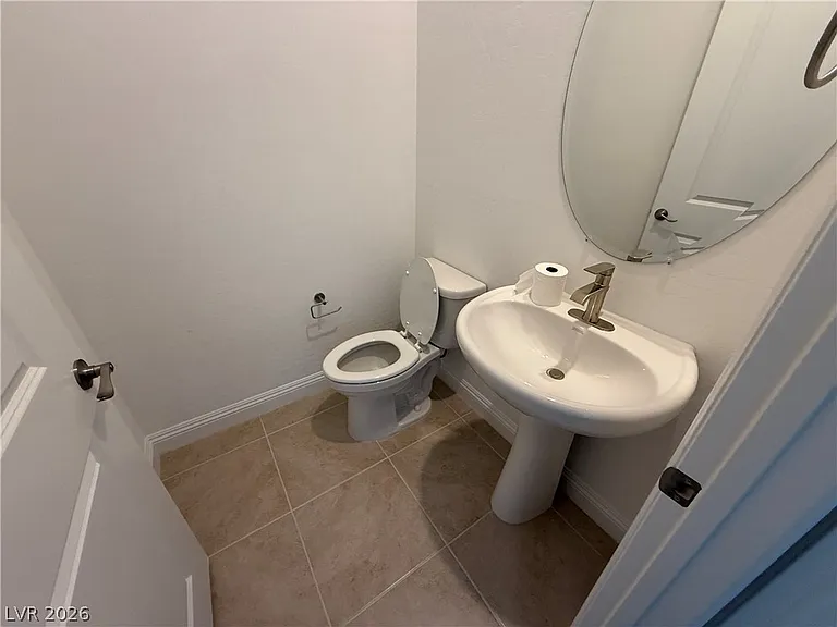 162 Sun Glaze Ave — Photo 16