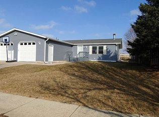 1837 S Grant Ave, Janesville, WI