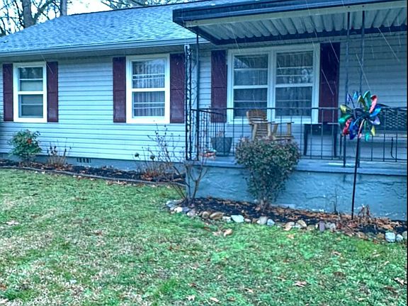 2nd image of 931 James Ave