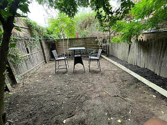 Rented by Delmark Realty LLC | media 37