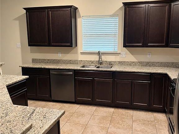 3rd image of 293 Knoll Pine Cir
