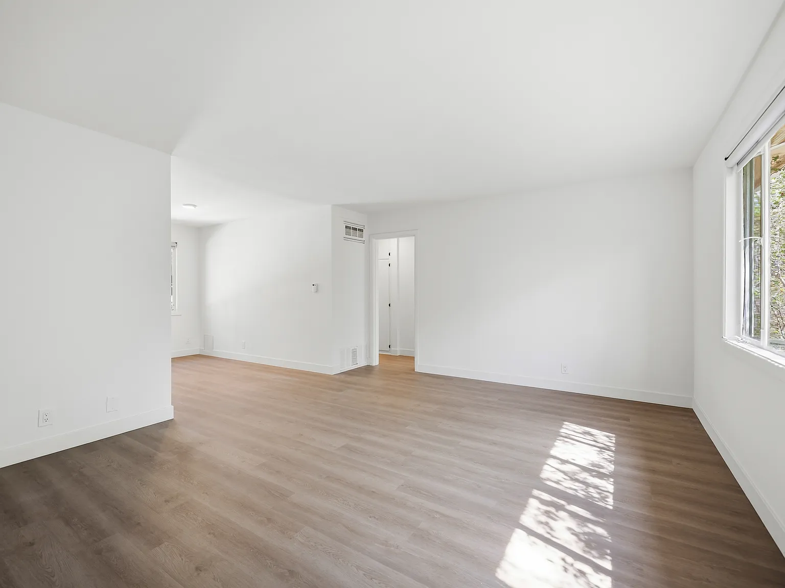 150-156 San Vicente — Photo 4
