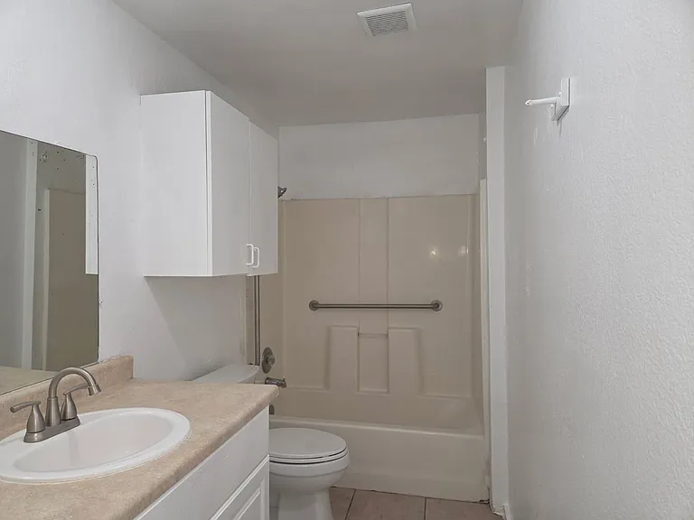 10569 S West Ave #B — Photo 5