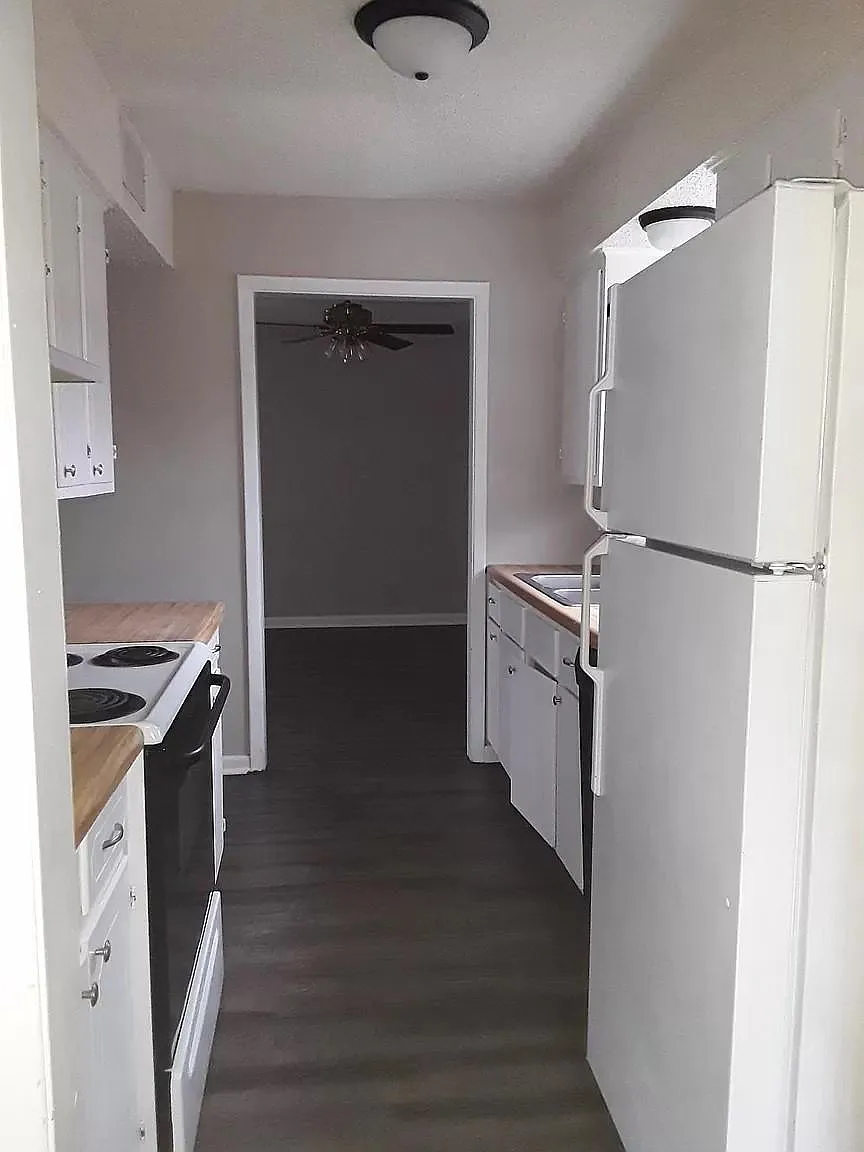 3 bed, 2.5 bath, 1400 sqft, $1,499 — Photo 4