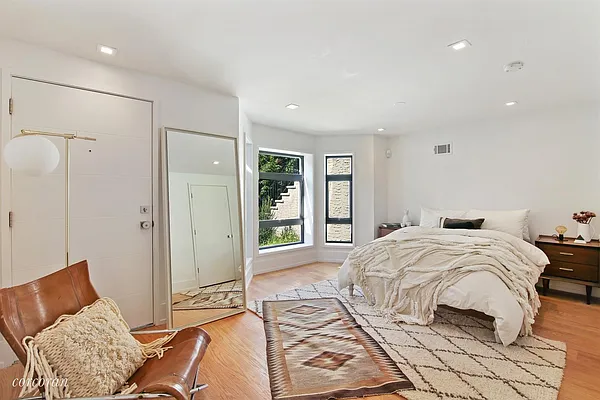 Sold by Corcoran | media 14