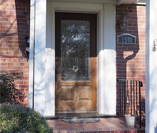 2nd image of 1540 Degrasse Ave