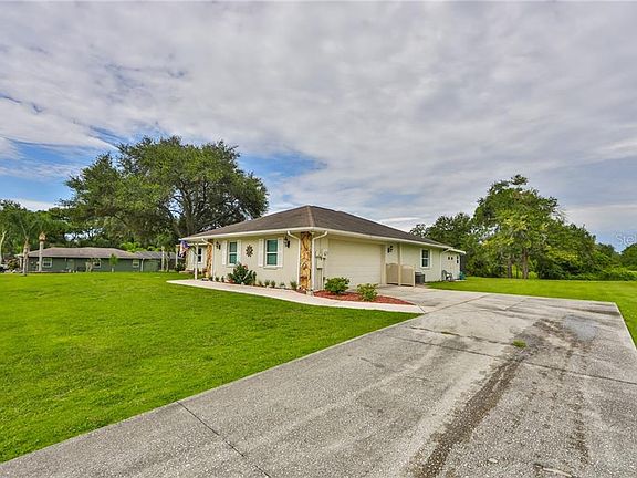 5th image of 5637 Elaine Dr
