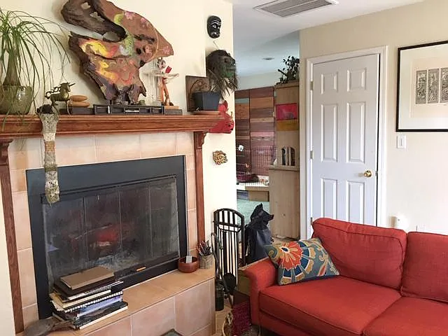 Gas-starting fireplace in living room #1