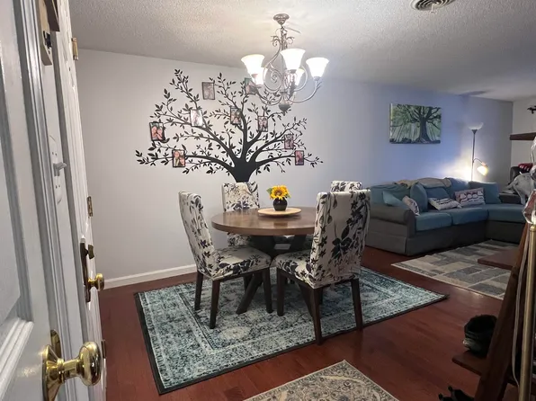 9-301 Bartemus Trail #301, Nashua, NH 03063