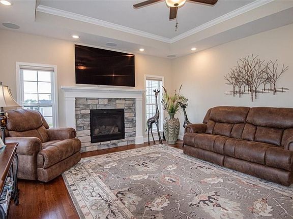 5th image of 4505 Hollyshire Way