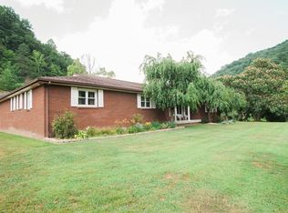 2 Driftwood Ln, Hyden, KY 41749