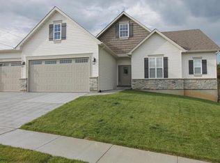 1360 Crimson Creek Dr, High Ridge, MO 63049