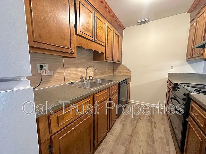 2 bed, 2.0 bath, 892 sqft, $1,595 — Photo 4