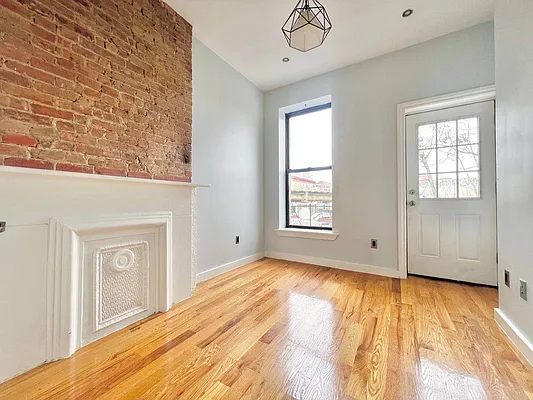 Living room, photo 5