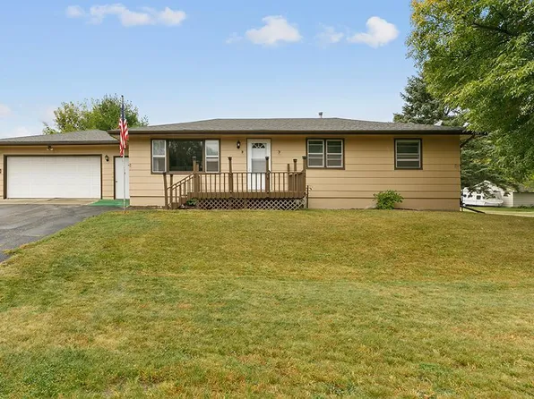 103 4th St SW, Morristown, MN 55052