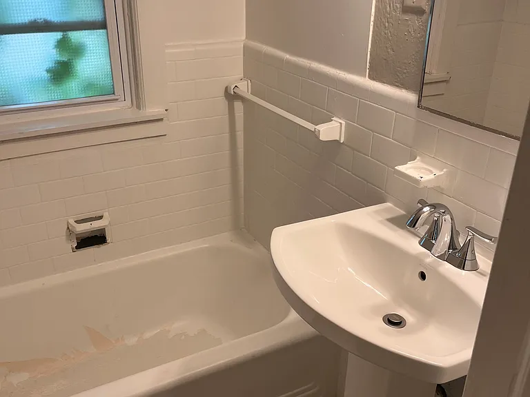 633 Englewood Ave #2 — Photo 8