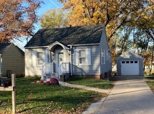 418 S Gates St, Oakland, IA 51560