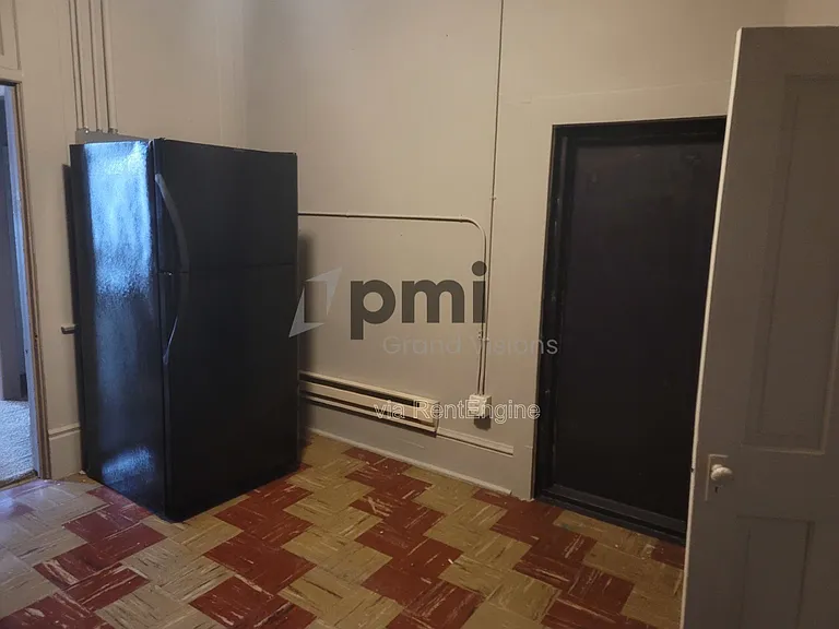 601 Monroe Ave #8 — Photo 14