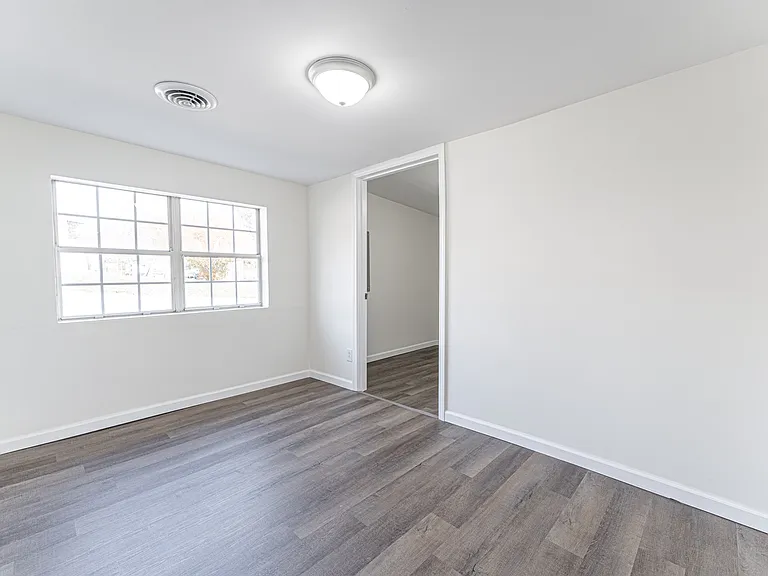 803 S 4th St — Photo 14